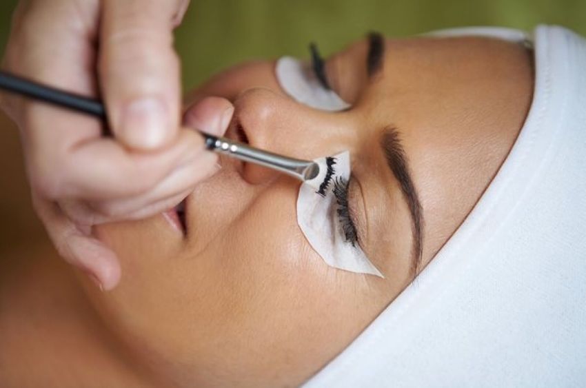 Eyelash & Eyebrow Tinting
